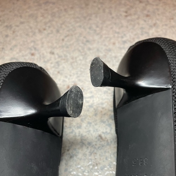 Vivaia pointed-Toe Kitten Heels (Scarlett) in Black - Picture 7 of 8